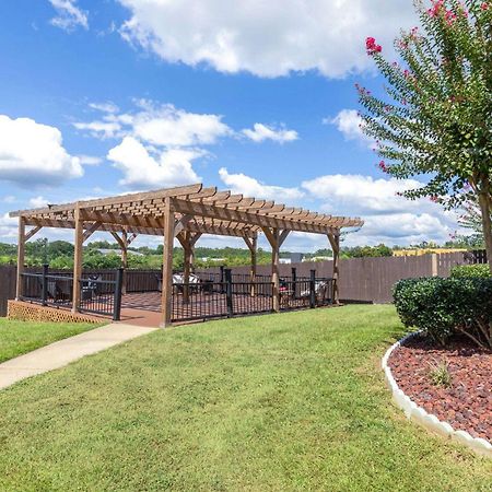 Ramada By Wyndham Studio Suites Dothan Bagian luar foto