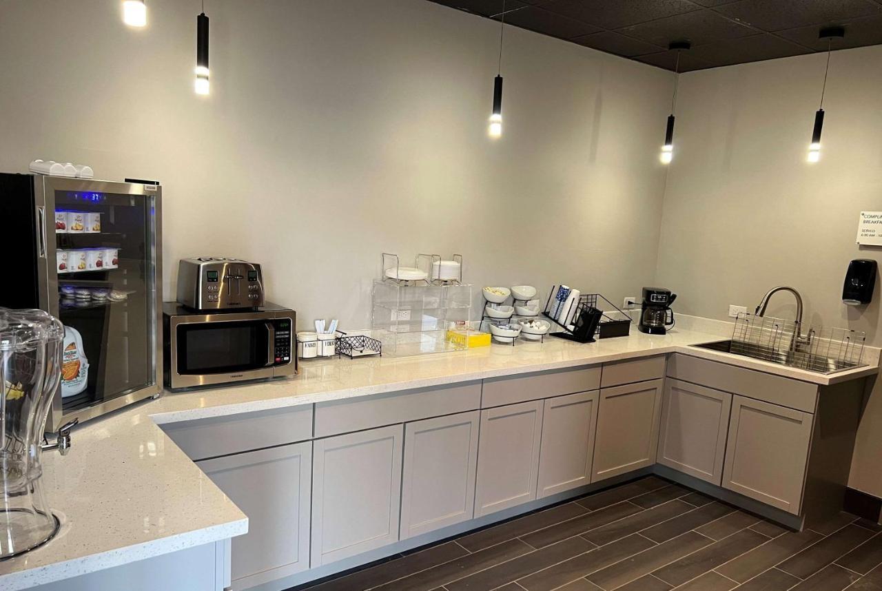 Ramada By Wyndham Studio Suites Dothan Bagian luar foto