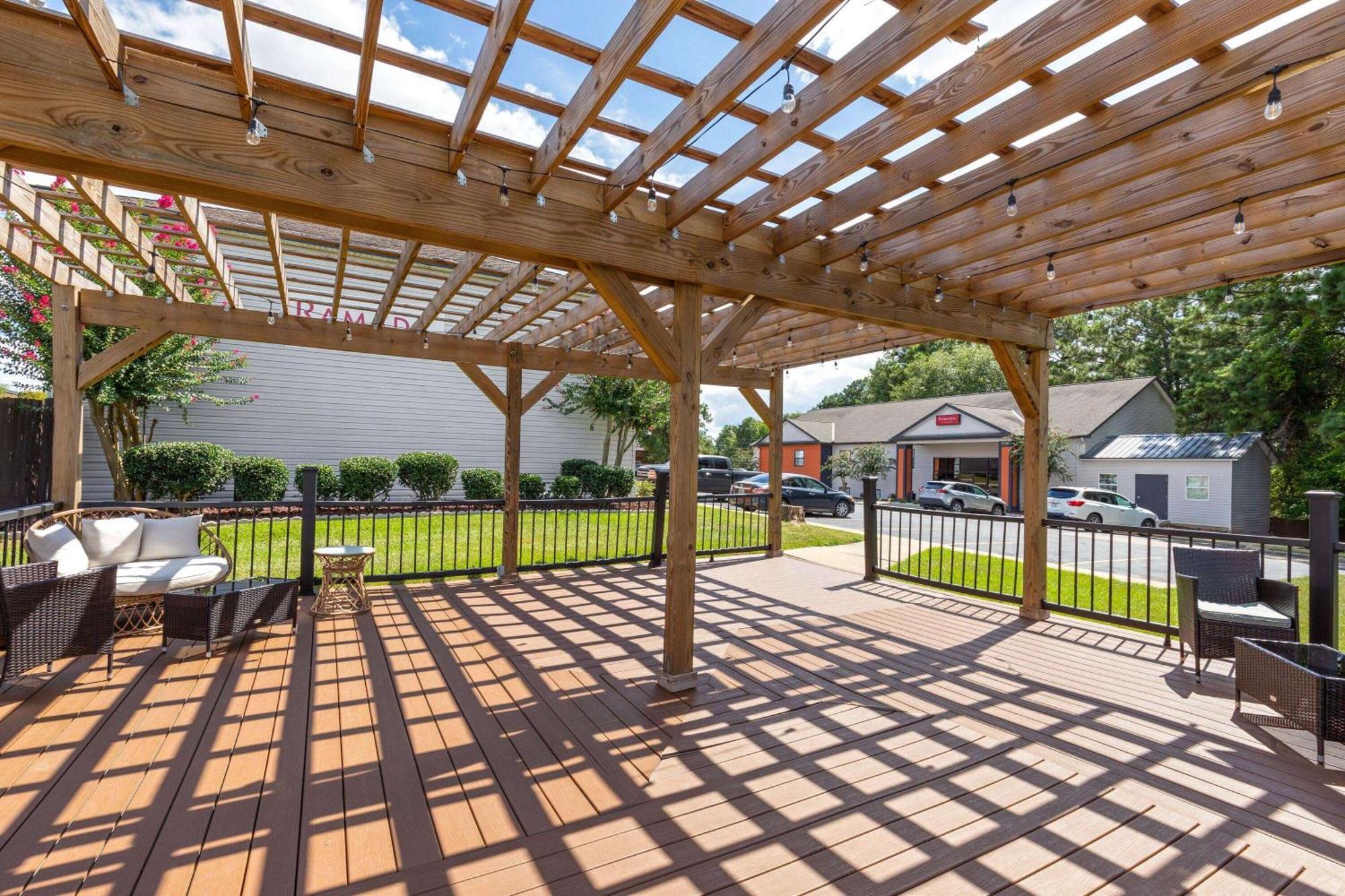 Ramada By Wyndham Studio Suites Dothan Bagian luar foto