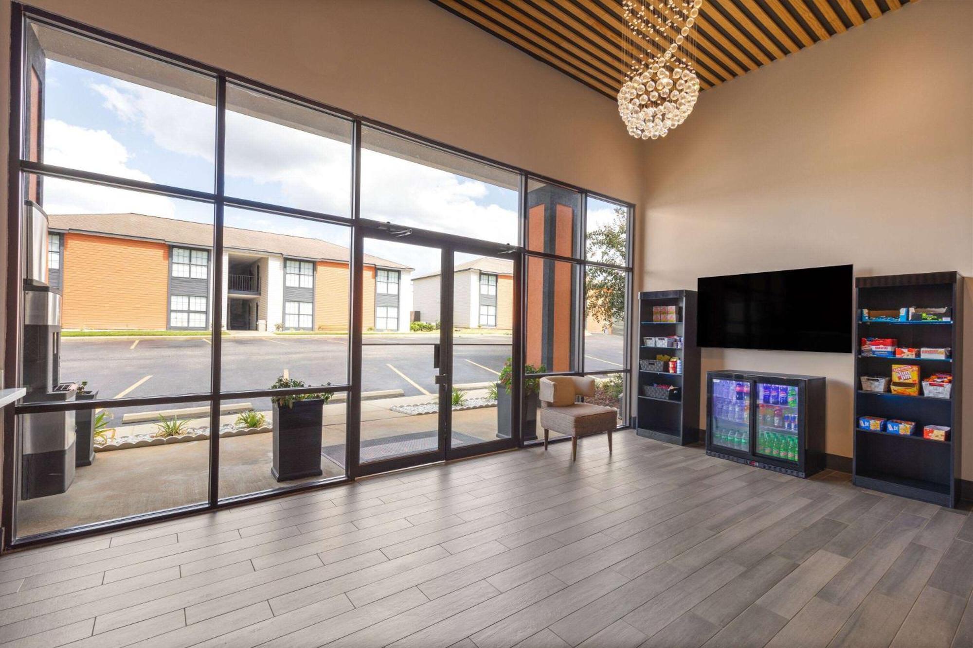 Ramada By Wyndham Studio Suites Dothan Bagian luar foto