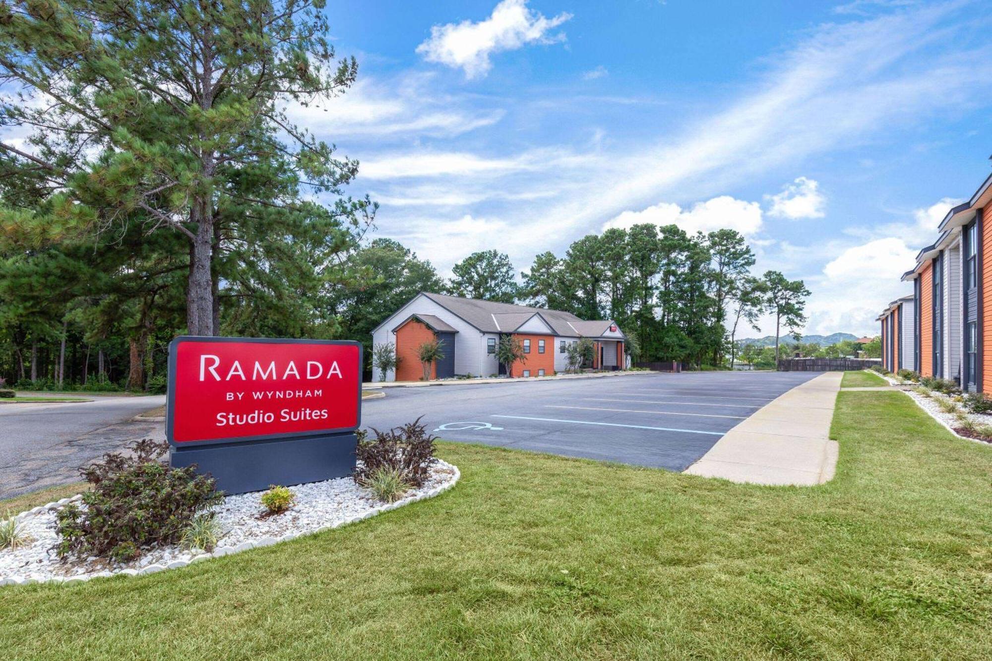 Ramada By Wyndham Studio Suites Dothan Bagian luar foto